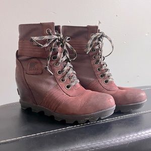 Sorel Joan of Arctic Wedge lace boots Sz 8.5